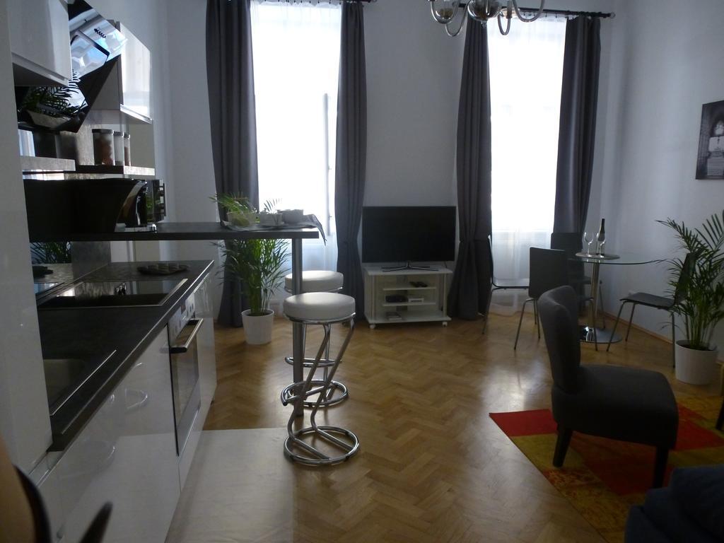 Charming Viennese Home Экстерьер фото